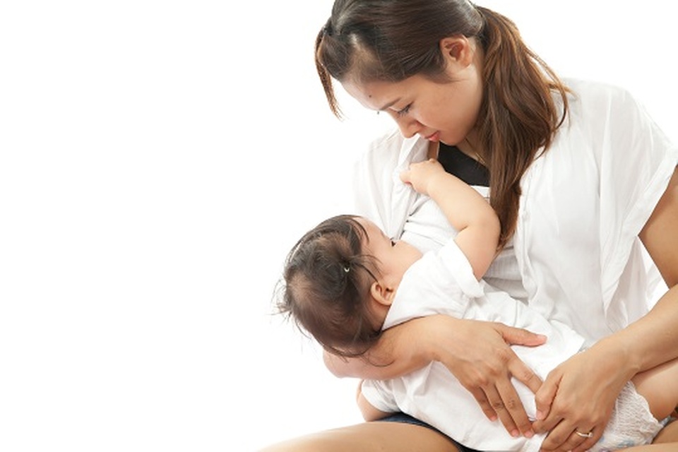 Viêm gan virus B có thể lây truyền từ mẹ sang con - 1 Viêm gan virus B có thể lây truyền từ mẹ sang con - 1