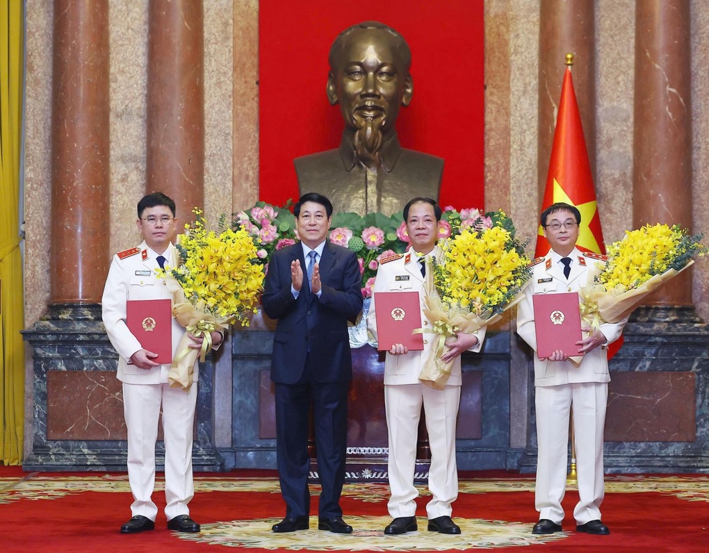 Chủ tịch nước trao quyết định bổ nhiệm Phó Viện trưởng VKSND Tối cao - 1 Chủ tịch nước trao quyết định bổ nhiệm Phó Viện trưởng VKSND Tối cao - 1