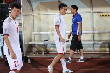 Văn Quyết kịp bình phục chấn thương trước trận gặp Malaysia