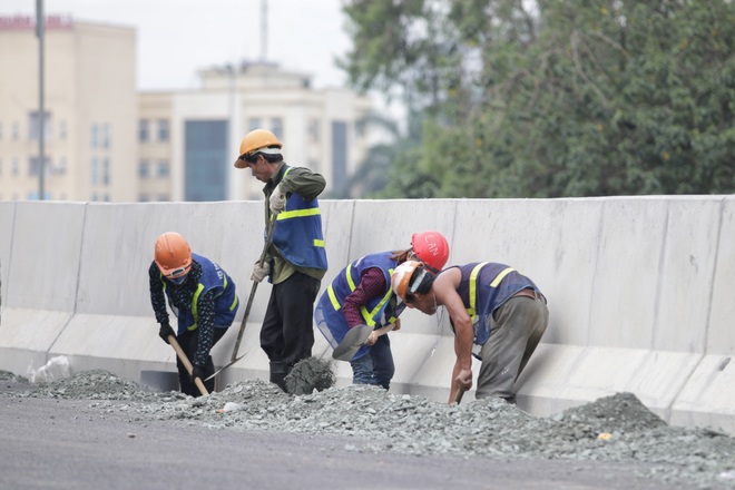 Hà Nội: Gấp rút thi công đường vành đai 3 trên cao trước ngày thông xe - 8 Hà Nội: Gấp rút thi công đường vành đai 3 trên cao trước ngày thông xe - 8