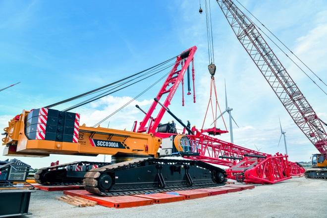 Cận cảnh những thiết bị khổng lồ thi công điện gió ở Việt Nam - 4 Cận cảnh những thiết bị khổng lồ thi công điện gió ở Việt Nam - 4