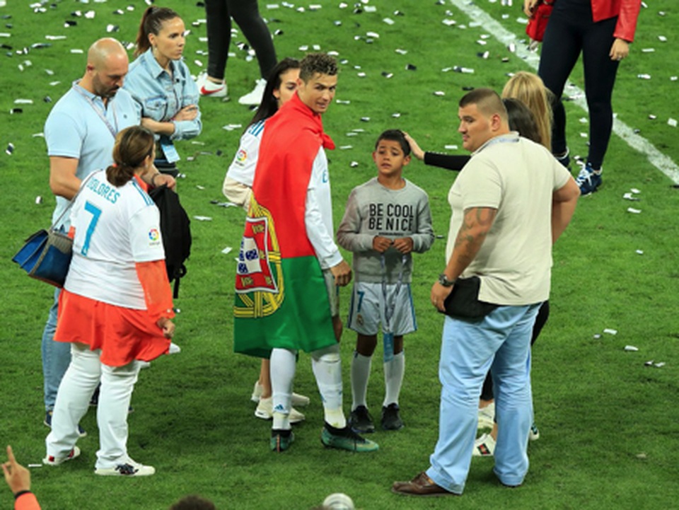 Lý lịch siêu “khủng” của vệ sĩ C.Ronaldo - 4 Lý lịch siêu “khủng” của vệ sĩ C.Ronaldo - 4