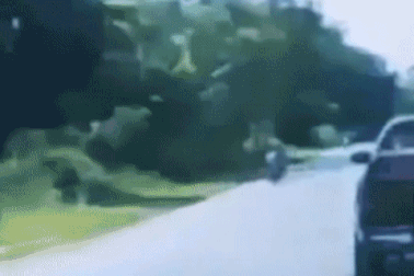 Ô tô con tông xe máy chạy cùng chiều, 7 người thương vong