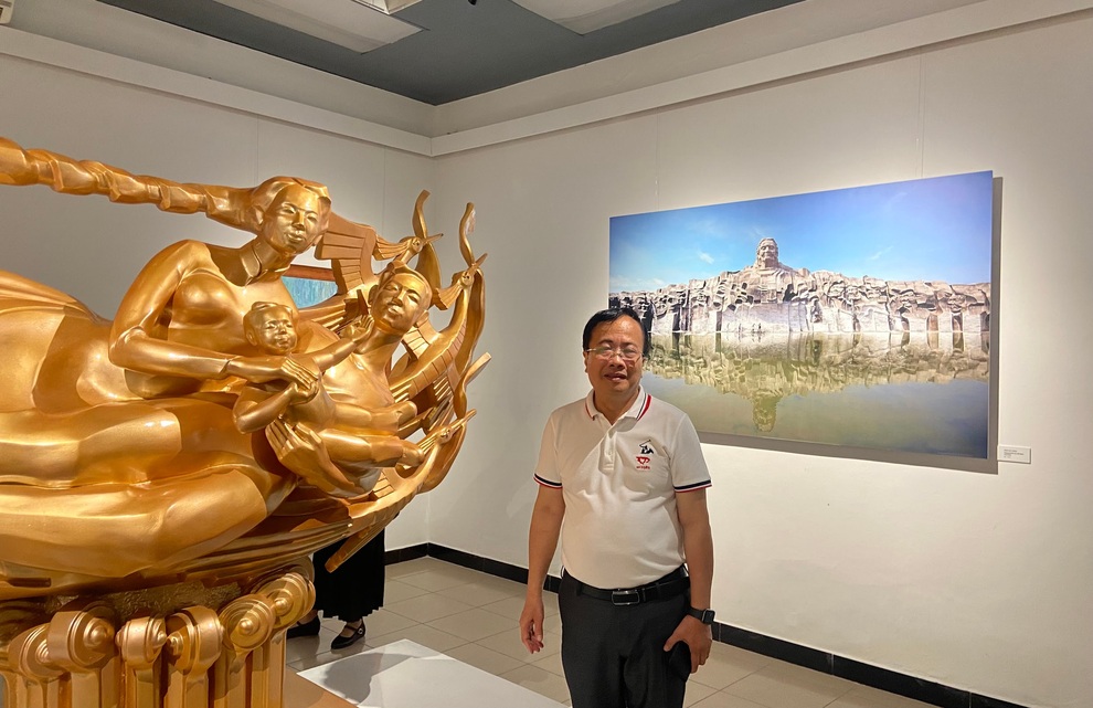 50 tác phẩm mỹ thuật tái hiện hào khí Đại thắng mùa Xuân 1975 - 3 50 tác phẩm mỹ thuật tái hiện hào khí Đại thắng mùa Xuân 1975 - 3