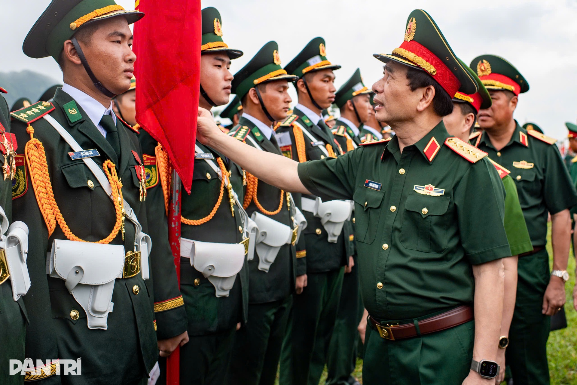 Đại tướng Phan Văn Giang kiểm tra, động viên các khối tham gia diễu binh - 9 Đại tướng Phan Văn Giang kiểm tra, động viên các khối tham gia diễu binh - 9