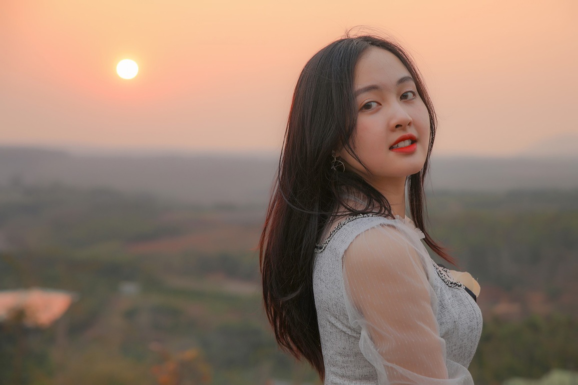 Nữ sinh chạm đến trái tim khán giả khi vào vai thi sĩ Xuân Quỳnh - 6 Nữ sinh chạm đến trái tim khán giả khi vào vai thi sĩ Xuân Quỳnh - 6