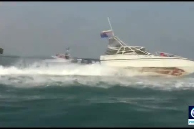Iran tung video bắt tàu chở dầu tại vịnh Ba Tư
