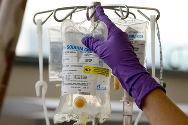 Bệnh nhân ung thư Mỹ đứng trước quyết định khó khăn vì dịch Covid-19