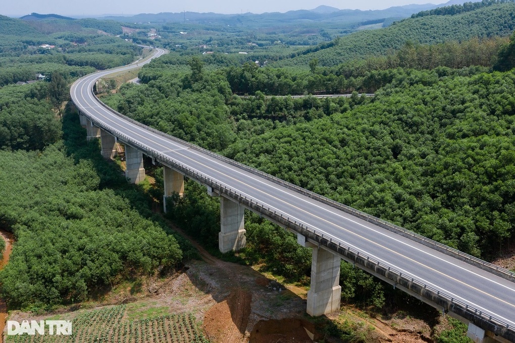 Cao tốc nối Huế - Đà Nẵng sẽ được mở rộng lên 4 làn xe - 2 Cao tốc nối Huế - Đà Nẵng sẽ được mở rộng lên 4 làn xe - 2