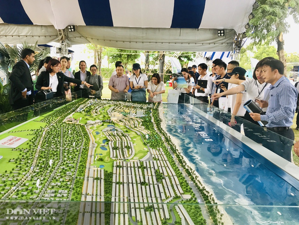 Dịch Covid-19 lượn lờ, người mua bất động sản dè dặt xuống tiền, chờ thời bắt đáy - 1 Dịch Covid-19 lượn lờ, người mua bất động sản dè dặt xuống tiền, chờ thời bắt đáy - 1