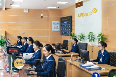Lãi suất cao ngất ngưởng, LPBank vẫn không bán hết trái phiếu