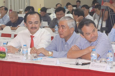 Doanh nhân điều hành nền bóng đá: Chuyện không mới