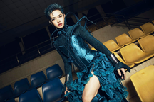 Giải mã phong cách phi giới tính độc đáo của "Anh trai say hi" Pháp Kiều