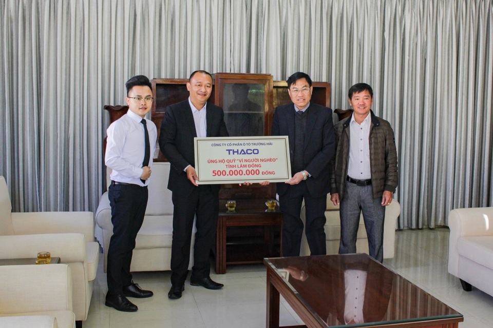 THACO tặng hơn 17 tỷ đồng chăm lo Tết cho người nghèo - 3 THACO tặng hơn 17 tỷ đồng chăm lo Tết cho người nghèo - 3