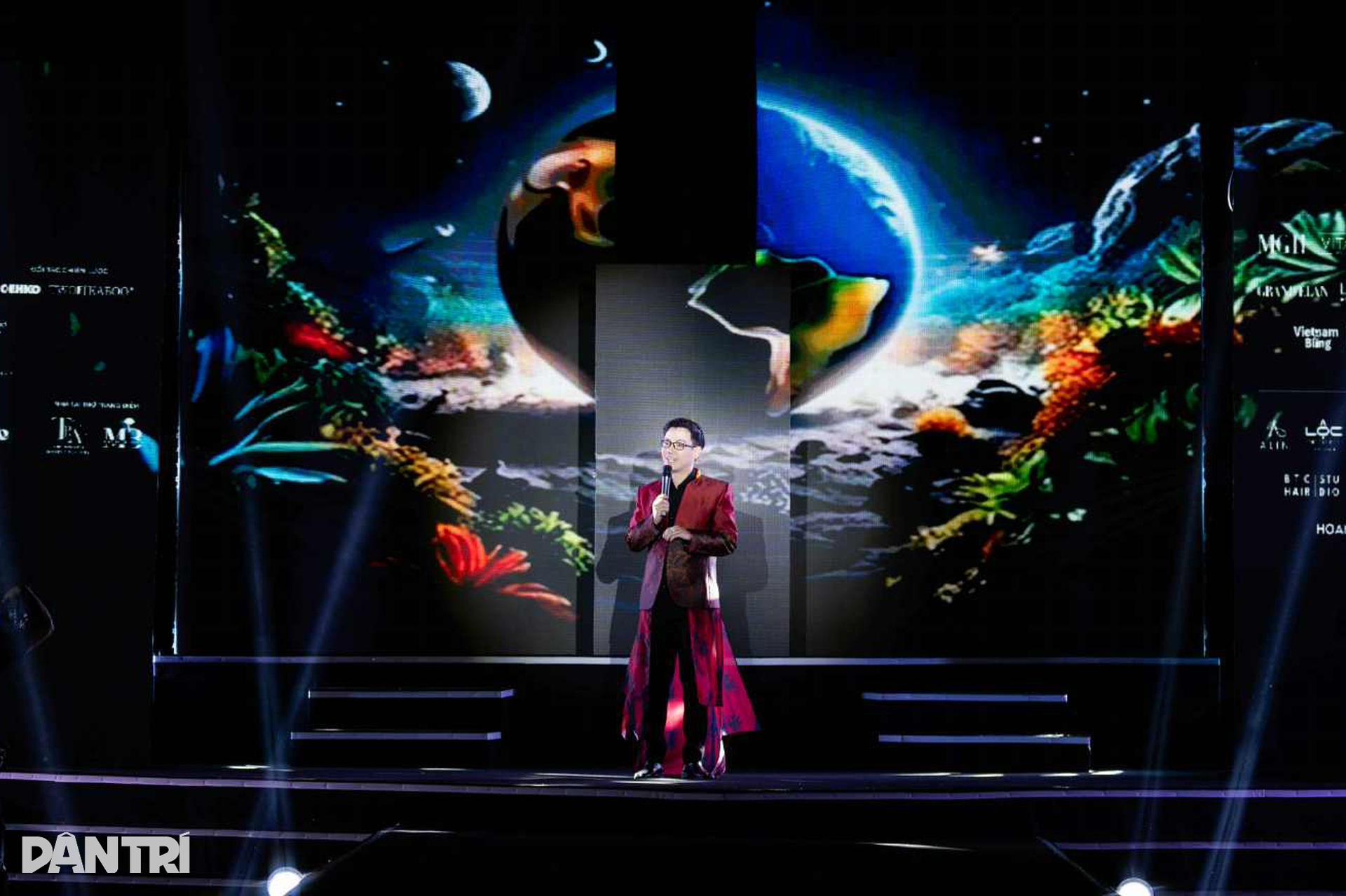 Hoa hậu Sắc đẹp Quốc tế ngưỡng mộ lòng yêu nước của người Việt Nam - 9