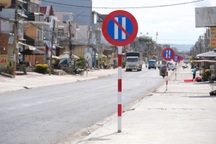 Vụ 1km đường có 23 biển cấm đỗ xe: "Làm để đô thị văn minh"