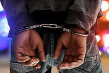 Đi tù vì tống tiền ngày Cá tháng Tư như thật