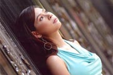 Thanh Thảo bán xe hơi làm album