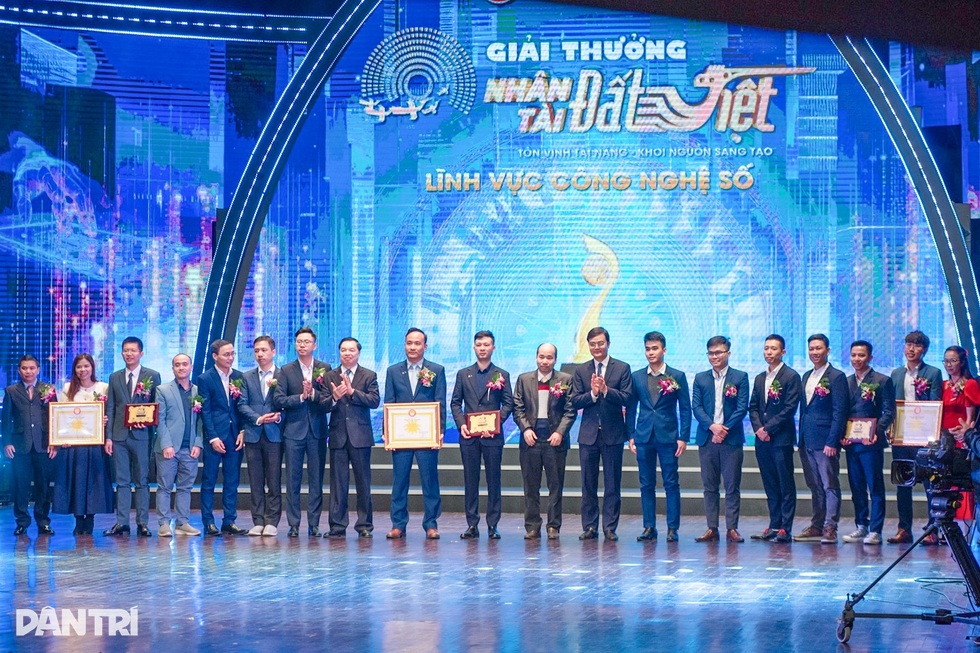 Thủ tướng: Giải thưởng Nhân tài Đất Việt tôn vinh trí tuệ nhân tài Việt Nam - 5 Thủ tướng: Giải thưởng Nhân tài Đất Việt tôn vinh trí tuệ nhân tài Việt Nam - 5