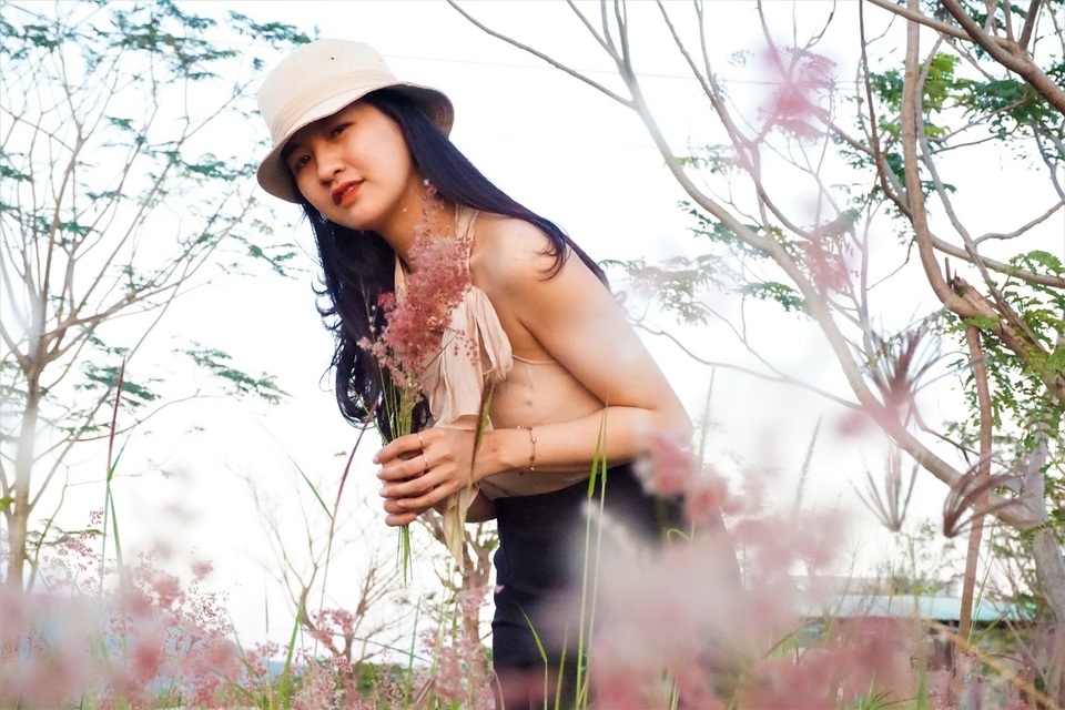 Hội bánh bèo xốn xang trước đồng cỏ hồng thơ mộng mới toanh tại Đà Nẵng - 6 Hội bánh bèo xốn xang trước đồng cỏ hồng thơ mộng mới toanh tại Đà Nẵng - 6