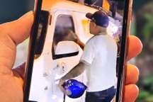 Người đàn ông khai lý do đập ô tô khiến tài xế vái lạy ở TPHCM