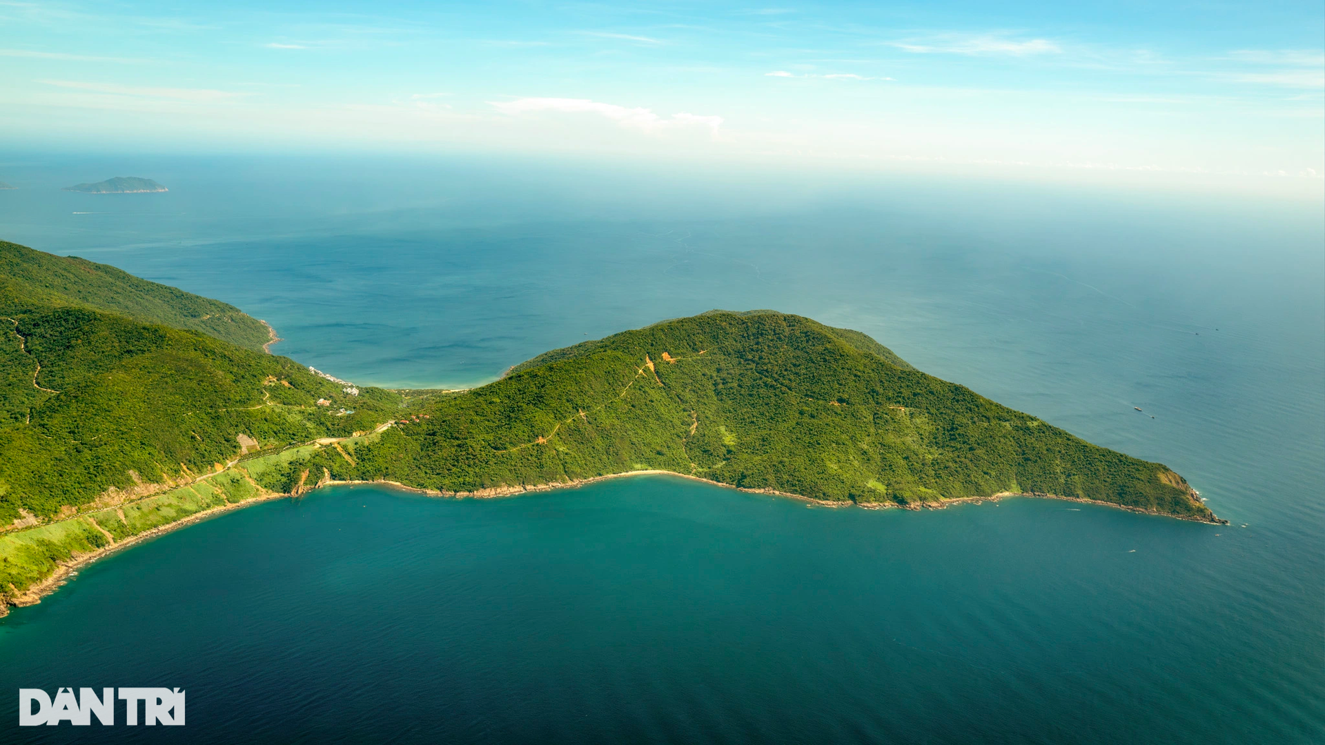 Bay trực thăng ra biển Đông 16km ngắm toàn cảnh TP Đà Nẵng - 6 Bay trực thăng ra biển Đông 16km ngắm toàn cảnh TP Đà Nẵng - 6