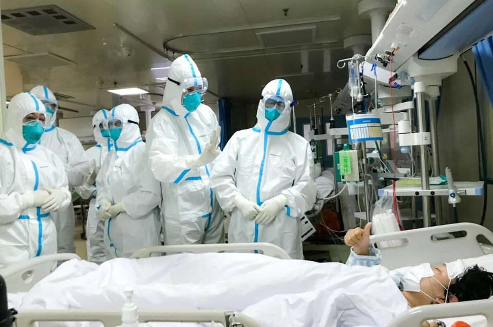 1.700 nhân viên y tế nhiễm virus corona, Trung Quốc đối mặt khủng hoảng mới - 2 1.700 nhân viên y tế nhiễm virus corona, Trung Quốc đối mặt khủng hoảng mới - 2