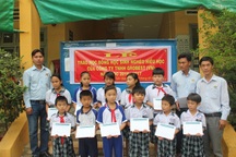 Tiếp tục trao 100 suất học bổng Grobest Việt Nam tại Tiền Giang