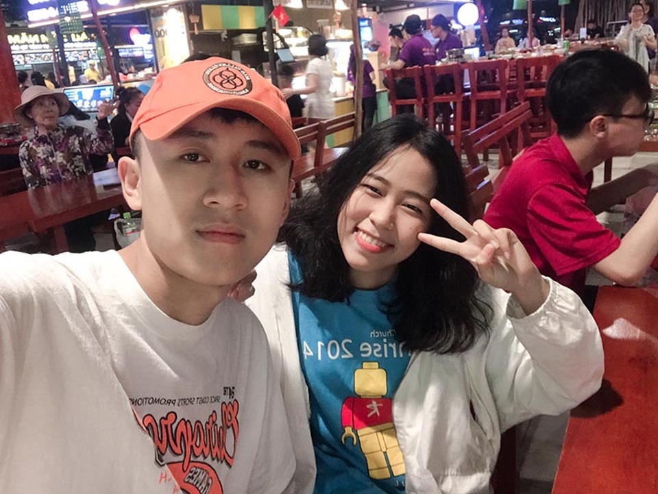 Chuyện tình đáng yêu của cô gái “nấm lùn” 1m52 và chàng trai 1m83 - 1 Chuyện tình đáng yêu của cô gái “nấm lùn” 1m52 và chàng trai 1m83 - 1