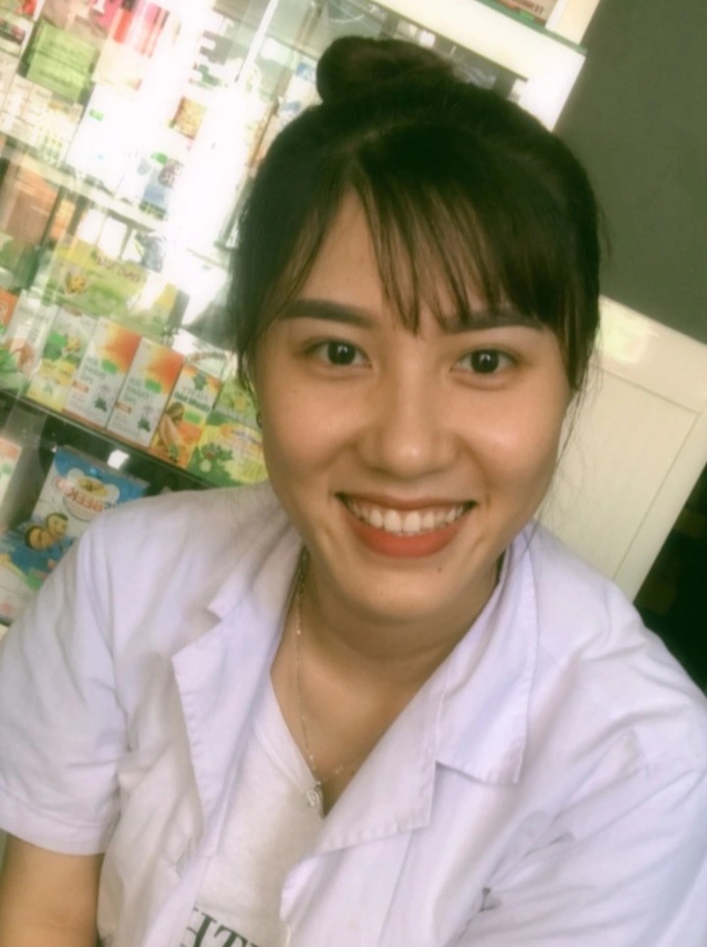 Chàng trai yêu cầu bạn gái phải học thức cao nhưng đổ ngay vì cô gái xinh - 3 Chàng trai yêu cầu bạn gái phải học thức cao nhưng đổ ngay vì cô gái xinh - 3