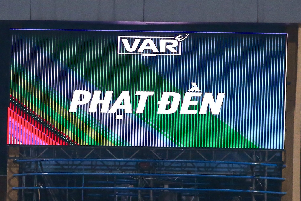 Hải Phòng thắng ngược CLB Hà Nội sau sự cố mất điện - 6 Hải Phòng thắng ngược CLB Hà Nội sau sự cố mất điện - 6