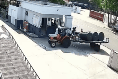 Vụ cuộn vải đè chết bảo vệ ở Bình Dương: Nạn nhân có được bồi thường?