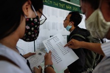 Thi tốt nghiệp THPT: Phụ huynh đồng hành, đừng tạo thêm áp lực cho thí sinh