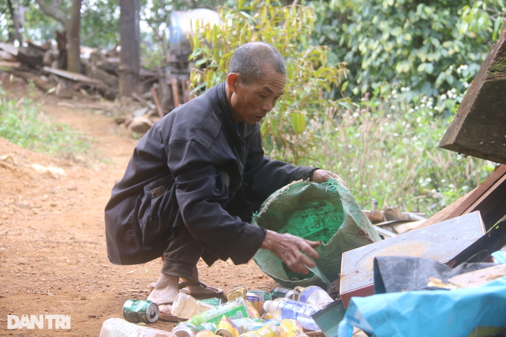 Cuộc đời buồn của người đàn ông gốc Hà Nội lang bạt vào núi rừng Tây Nguyên - 6 Cuộc đời buồn của người đàn ông gốc Hà Nội lang bạt vào núi rừng Tây Nguyên - 6