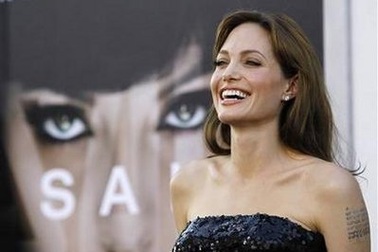 Salt của Angelina Jolie thua Inception của Leonardo DiCaprio 
