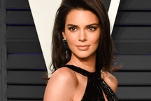 Kendall Jenner: Nhan sắc kiêu sa nhất trong các chị em nhà Kardashian