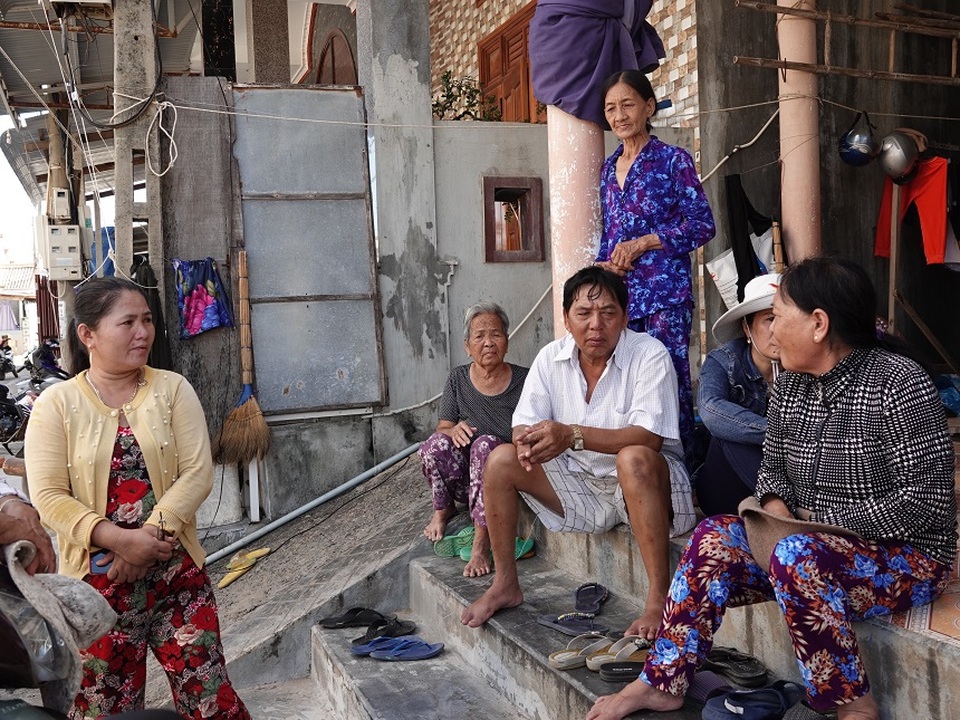 3 ngư dân sống sót kỳ diệu sau 48 giờ trôi dạt trên biển đã về bờ an toàn - 3 3 ngư dân sống sót kỳ diệu sau 48 giờ trôi dạt trên biển đã về bờ an toàn - 3