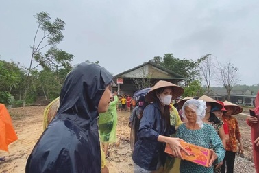 Bộ Tài chính đề xuất cá nhân quyên góp cứu trợ phải công khai số tiền
