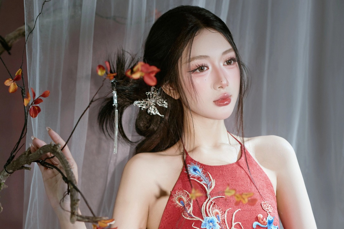 Á khôi Thanh Hương gợi ý diện yếm đào đón Tết