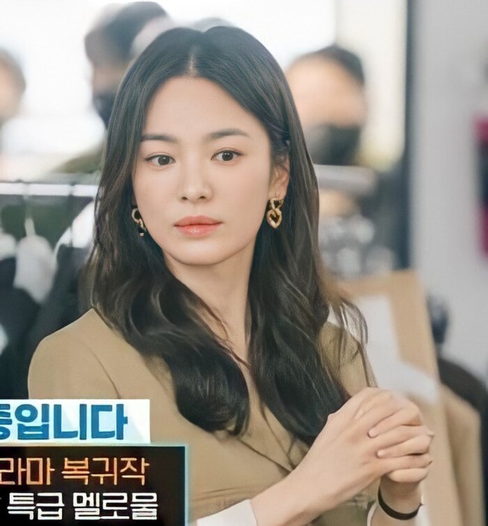 Song Hye Kyo đẹp đôi bên người tình màn ảnh kém 11 tuổi - 5 Song Hye Kyo đẹp đôi bên người tình màn ảnh kém 11 tuổi - 5