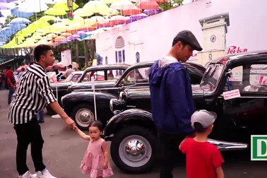 Lễ hội xe cổ TPHCM: “Điểm hẹn hò” của giới mê xe cổ