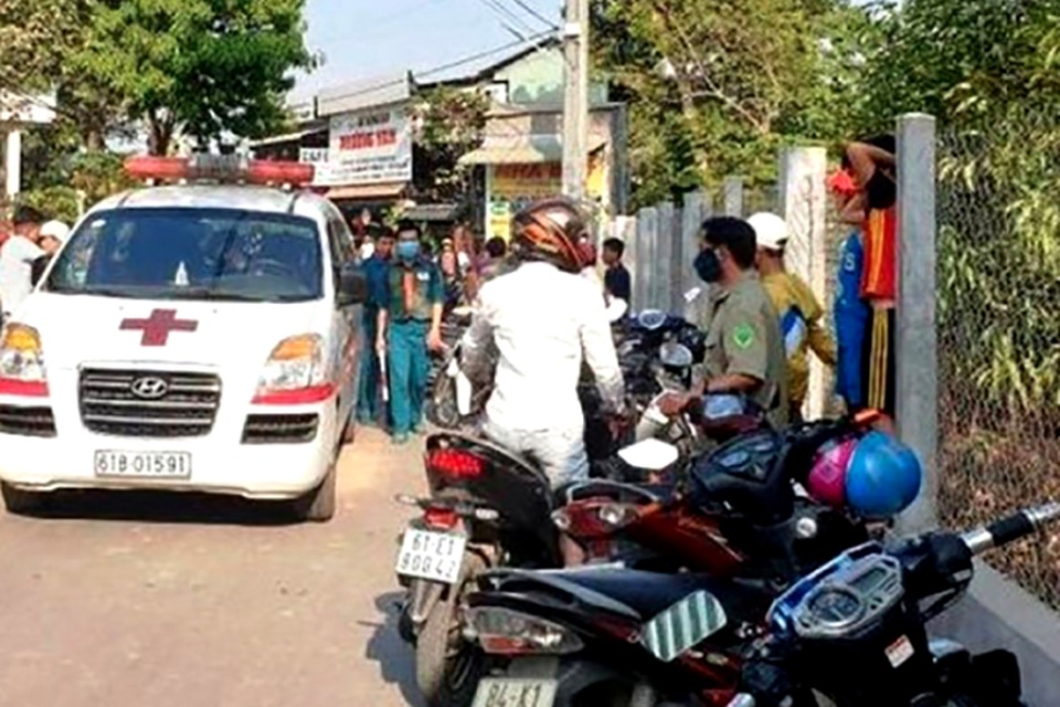 Thực hư thông tin nam công nhân tử vong vì bị bạn xịt vòi hơi vào người - 1 Thực hư thông tin nam công nhân tử vong vì bị bạn xịt vòi hơi vào người - 1