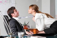 Sốc khi nhà tuyển dụng hỏi "có sẵn sàng làm... tiểu tam"?