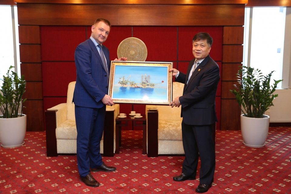 Tăng cường mối quan hệ hợp tác hữu nghị giữa thế hệ trẻ dầu khí Việt Nam – Liên bang Nga - 1 Tăng cường mối quan hệ hợp tác hữu nghị giữa thế hệ trẻ dầu khí Việt Nam – Liên bang Nga - 1