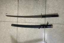 Mang dao, kiếm đi tìm chém người để "thể hiện bản thân"