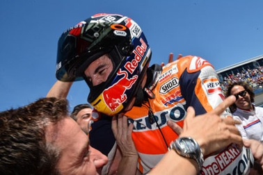 Làm gì đi chứ Yamaha và Ducati!