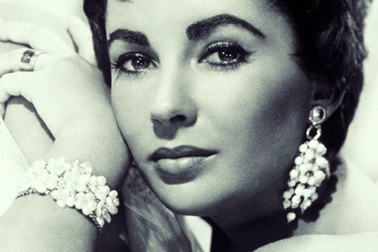 Tiết lộ mới về tình yêu của Elizabeth Taylor với kim cương