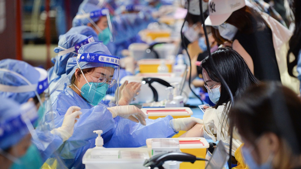 Lô vắc xin Covid-19 nước ngoài đầu tiên tới Trung Quốc - 1 Lô vắc xin Covid-19 nước ngoài đầu tiên tới Trung Quốc - 1