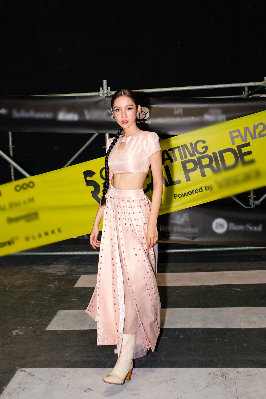 Búp bê da mật ong của Hoa hậu Hoàn vũ Việt Nam 2022 catwalk thần thái - 12 Búp bê da mật ong của Hoa hậu Hoàn vũ Việt Nam 2022 catwalk thần thái - 12