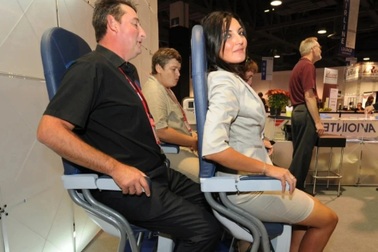 Nhiều hãng bay quốc tế sắp có ghế nửa đứng nửa ngồi, giá dưới 100.000 đồng?